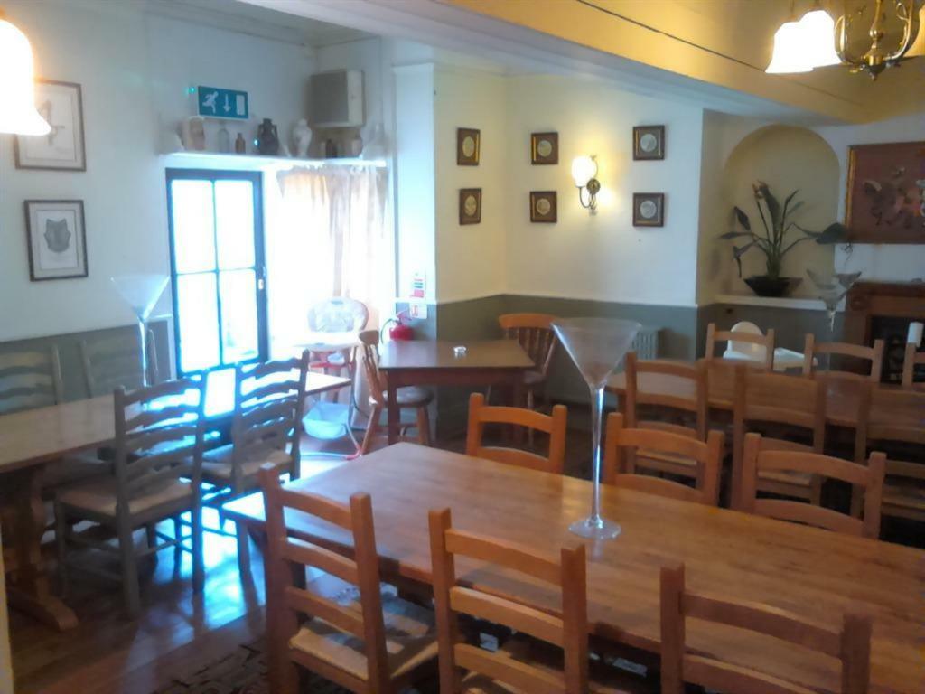 Bulford The Rose & Crown酒店 外观 照片